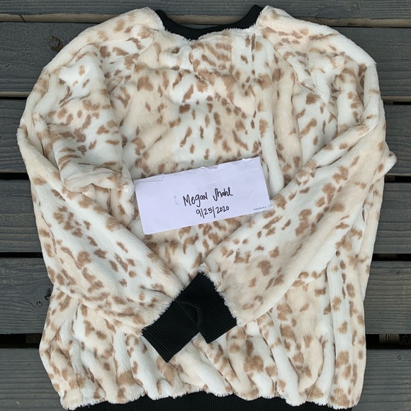 Spirithood Sweater ♥️ - Picture 4 of 10